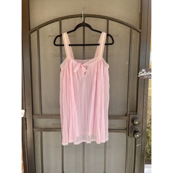 *Wounded Bird* 60s Roger’s Blush Pink Sheer Accordion-pleated nightie Sz. Med - Picture 1 of 7
